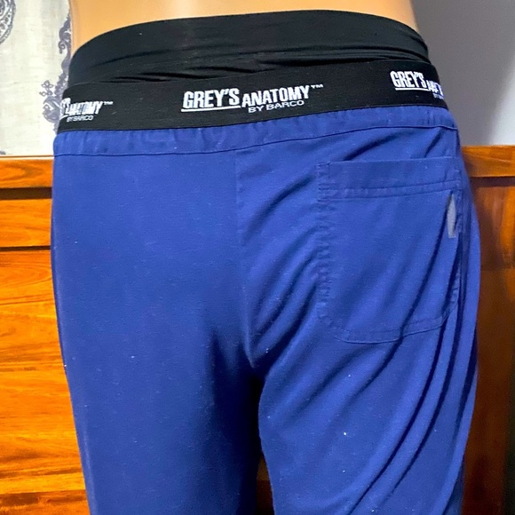 Women’s Grays Anatomy Active Medium Navy Blue medical scrub shirt and pants - Picture 10 of 14